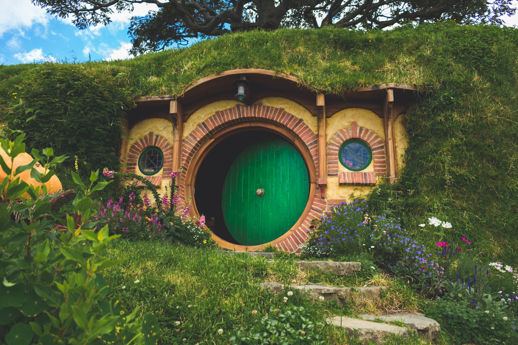 Hobbiton Movie Set